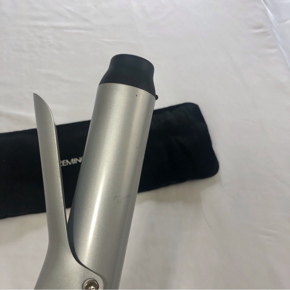 Remington Curling Iron with Cover - Picture 8 of 10